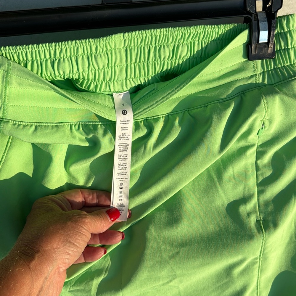 Lululemon size 6